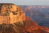 Maestoso South Rim del Grand Canyon all'alba