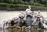 Fontana dei delfini nel parco della Reggia