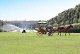 Scorcio della Reggia e le carrozze a cavallo