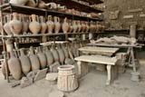 Archivio di vari reperti tra cui moltissime anfore