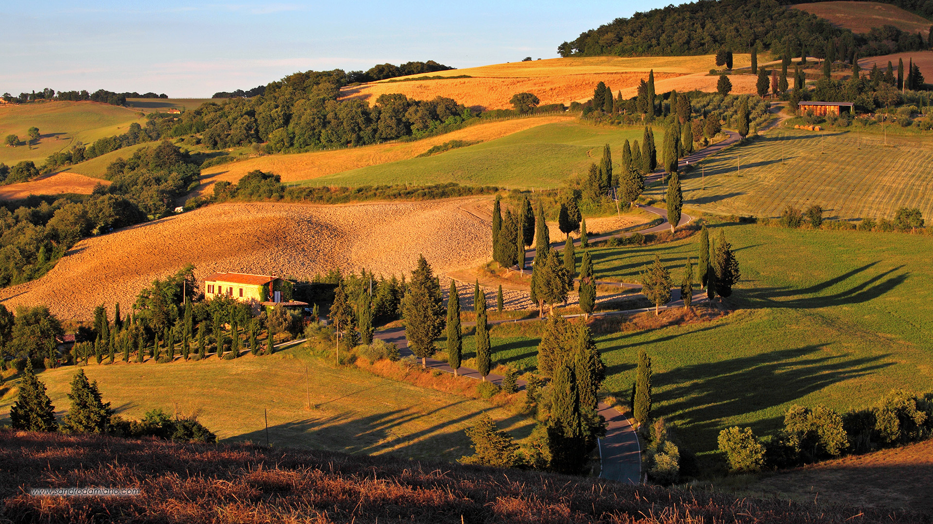 Tramonto tra i cipressi a Monticchiello