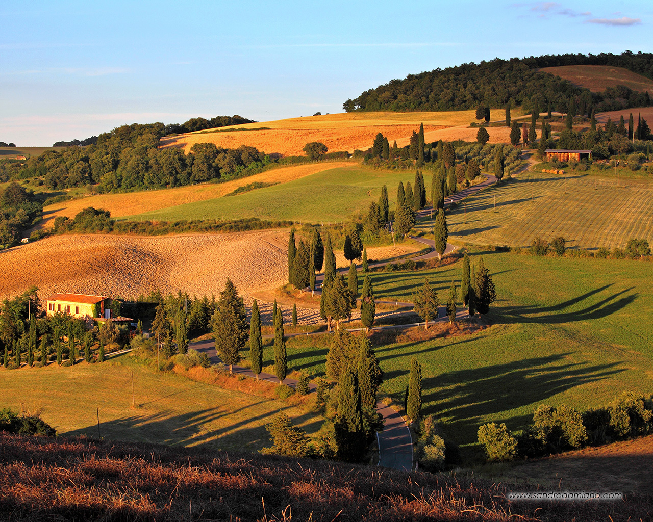 Tramonto tra i cipressi a Monticchiello